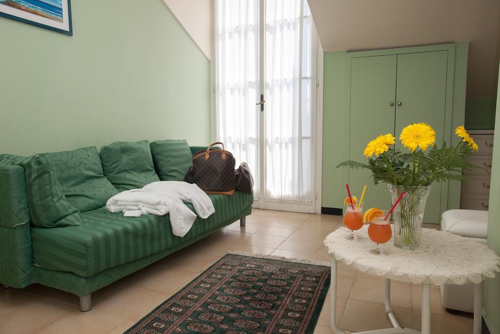 Hotel Splendid Mare Laigueglia Exterior foto
